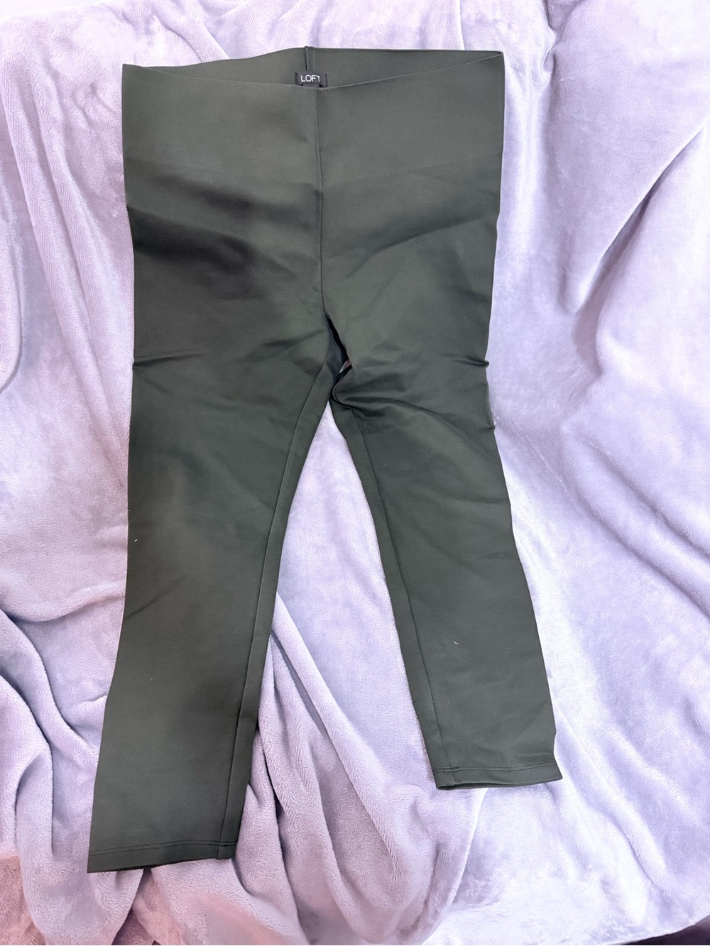 LOFT Black Stretch Ponte Leggings. NWOT